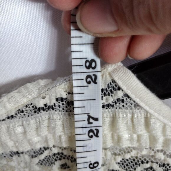 Apt 9 lace top - Picture 6 of 6